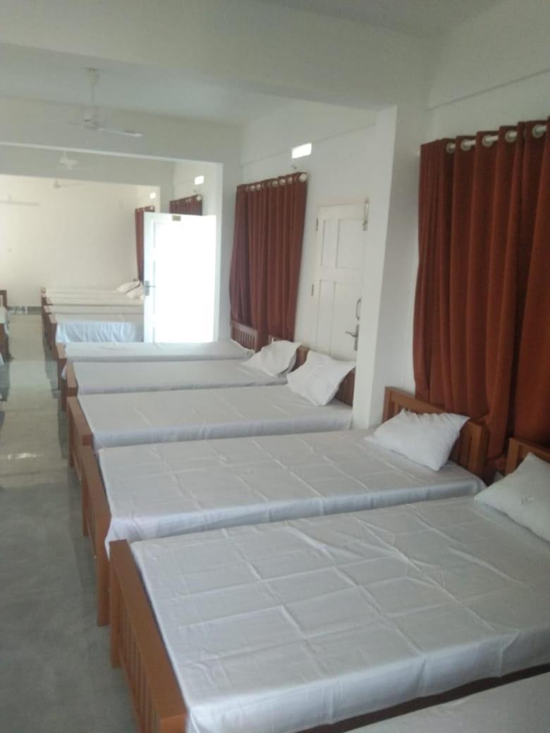 Jayalakshmi Rooms Vaduvanchal エクステリア 写真